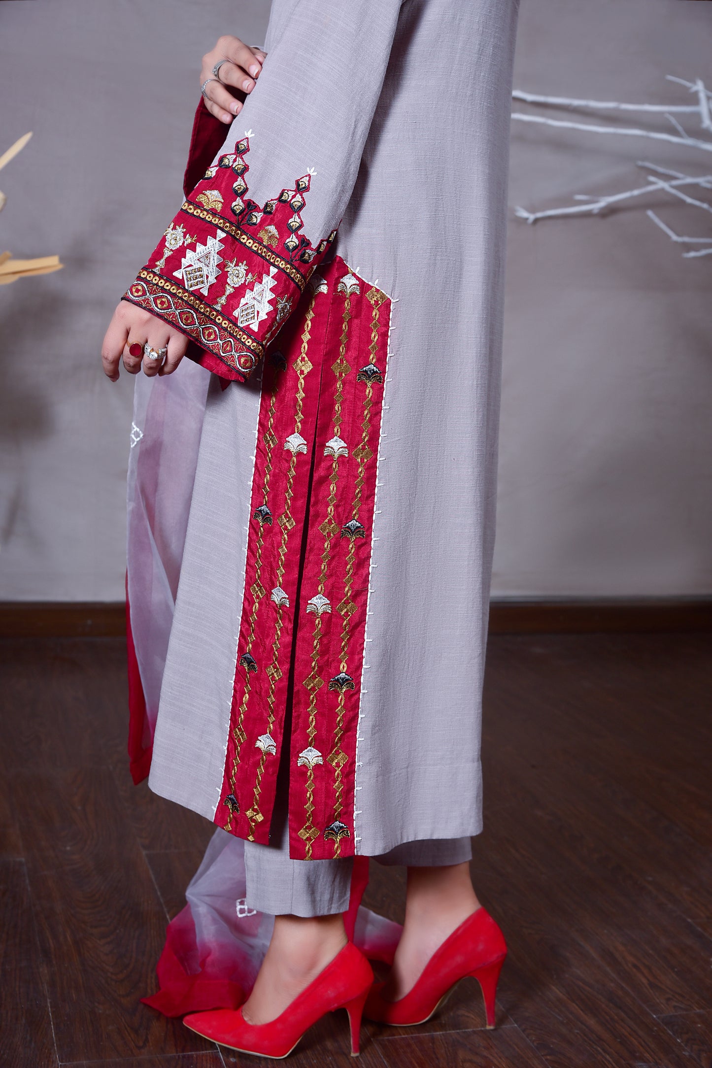 F05Grey - LeMubdi Clothing