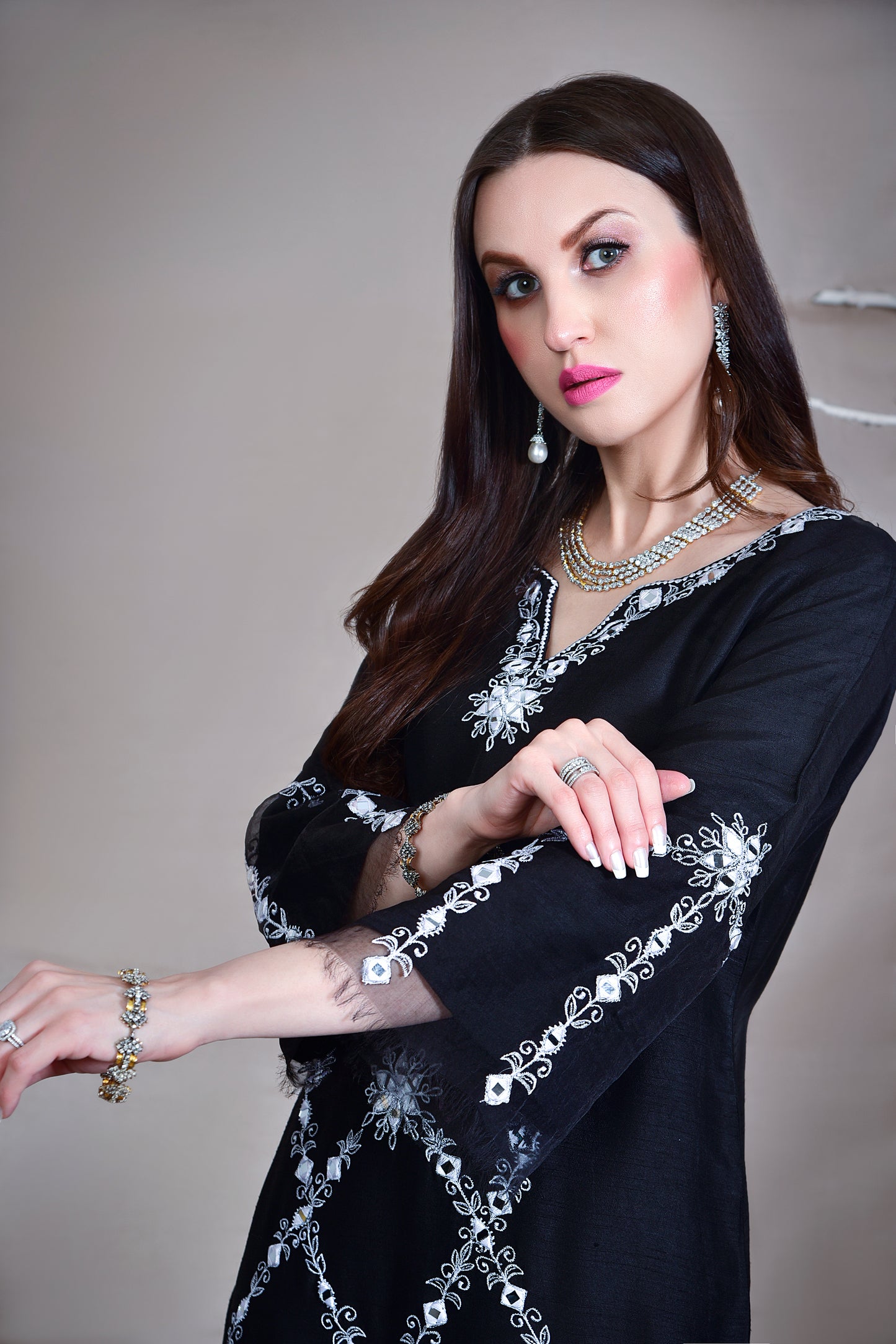 F03Blk&Wht - LeMubdi Clothing
